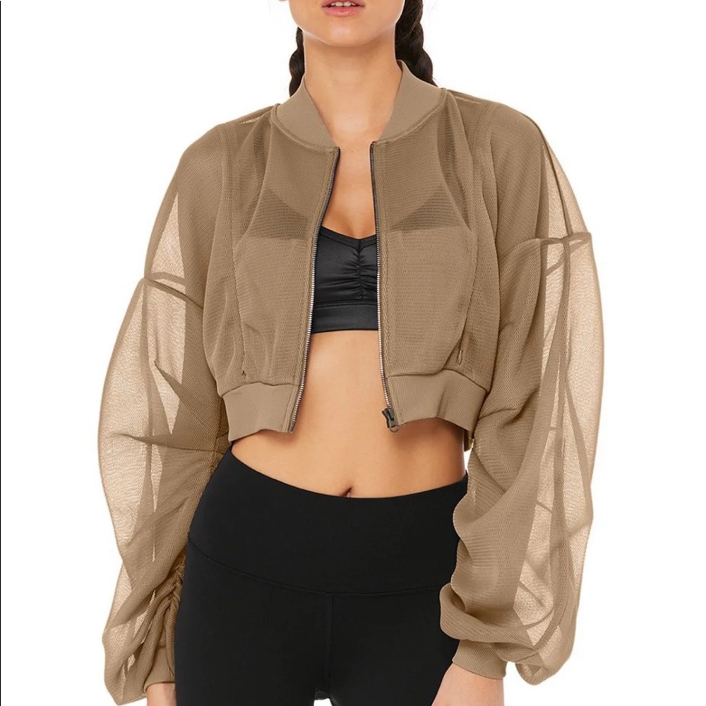 Brand new Alo Field Crop Jacket (Color: Gravel)